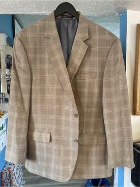 Andrew Fezza Men's Beige Plaid Two-Button Sport Coat